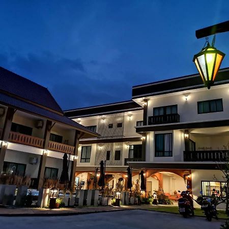 Hotel Sriananpura Chiang Mai Zewnętrze zdjęcie