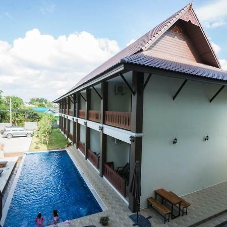 Hotel Sriananpura Chiang Mai Zewnętrze zdjęcie