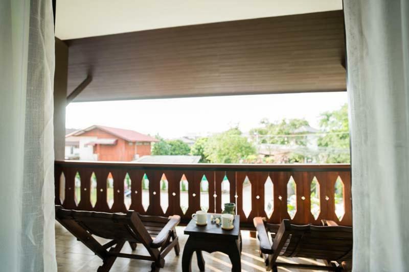 Hotel Sriananpura Chiang Mai Zewnętrze zdjęcie