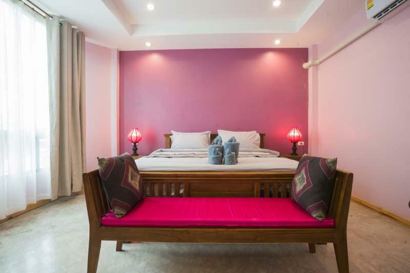 Hotel Sriananpura Chiang Mai Zewnętrze zdjęcie