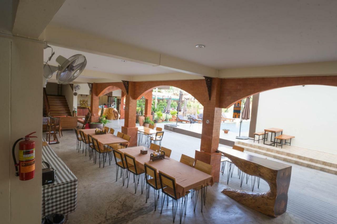 Hotel Sriananpura Chiang Mai Zewnętrze zdjęcie