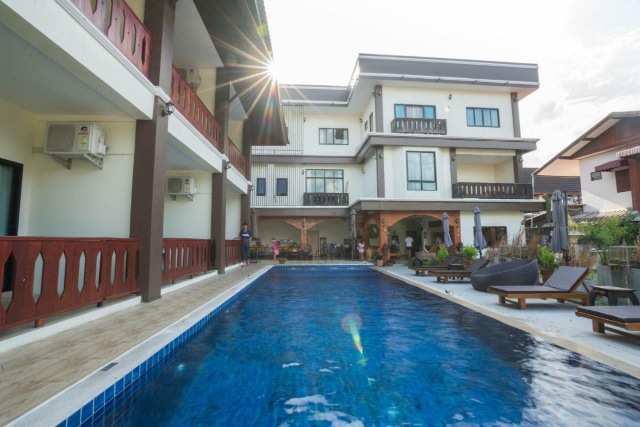 Hotel Sriananpura Chiang Mai Zewnętrze zdjęcie